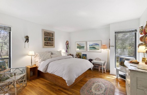 Wainscott House | Beautiful Home in Wainscott, walking distance to the ocean with large pool.
