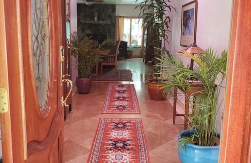 Lower Kingsbury House | Beautiful Home lower kingsbury only minutes to ski areas and casinos.