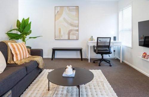 Christchurch Apartment | Beautiful home, Near CBD, Pet Friendly with Carpark