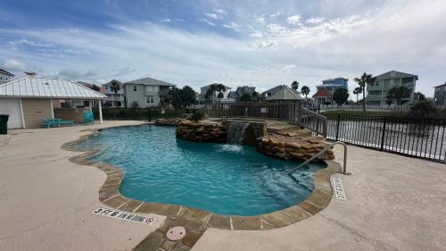 Port Aransas House | Beautiful home near the dunes
