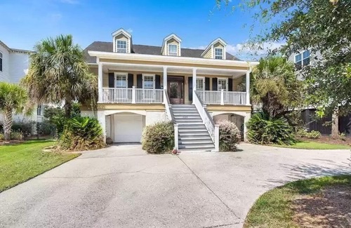 West Ashley House | Beautiful Home on the Water