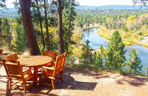 McCall House | Beautiful home on the River- Hot Tub! - 5 minutes from downtown McCall