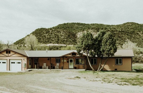 Meeker House | Beautiful home on18 acres on the White River with access.