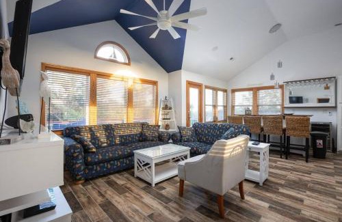 Ocean Sands House | Beautiful Home - Short Walk to Beach with Private Pool