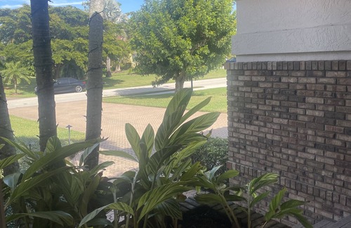 Biggar House | Beautiful home, stunning view of golf course, near beaches and airport