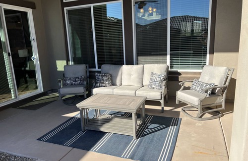 Palm Valley House | Beautiful home-Litchfield Park- Backyard Paradise w/Heated Pool & Swim Up Bar