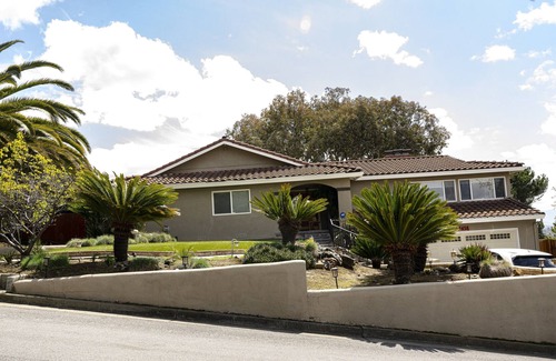 Berryessa House | Beautiful Home w/City View, 6 queen beds, 3 baths.
