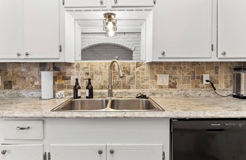 Tulsa House | Beautiful home w/easy access to anywhere in Tulsa!