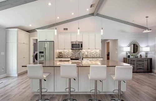 Central Naples House | Beautiful Home with Guest House and Saltwater Pool-4 miles to beach