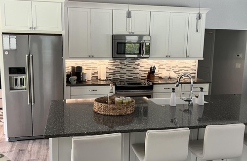 Central Naples House | Beautiful Home with Guest House and Saltwater Pool-4 miles to beach