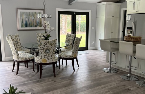Central Naples House | Beautiful Home with Guest House and Saltwater Pool-4 miles to beach