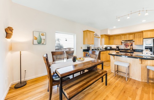 Agate Beach House | Beautiful Home with Ocean and Yaquina Lighthouse Views - Walk to the Beach
