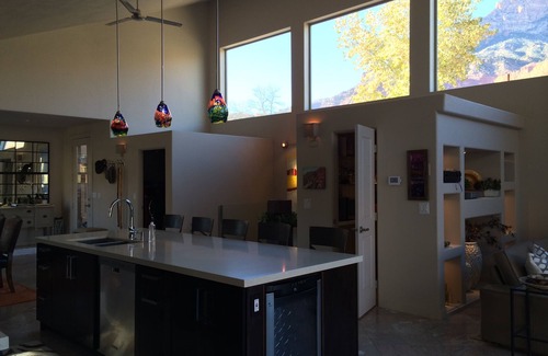 Zion National Park South Entrance House | Beautiful Home with private Infinity Edge Pool 2 miles to ZNP main entrance