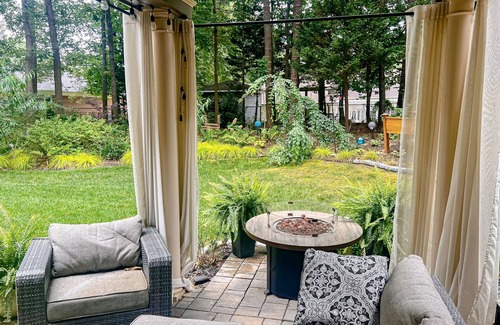Norcross House | Beautiful home with WiFi, W/D, fireplace, close to Assembly & Third Rail Studios