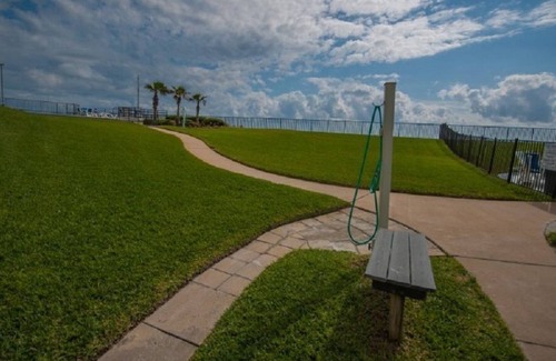 Seabreeze Park Condo | Beautiful Horizons 801
