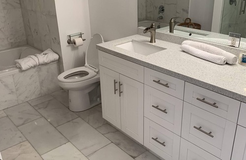 Sunny Isles Beach Hotel | Beautiful Hotel Suite on the Beach ! Minimum 3 months.
