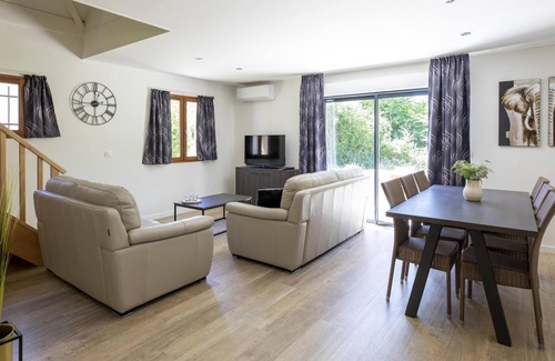 Lacapelle-Marival House | Beautiful house on holiday park with pool