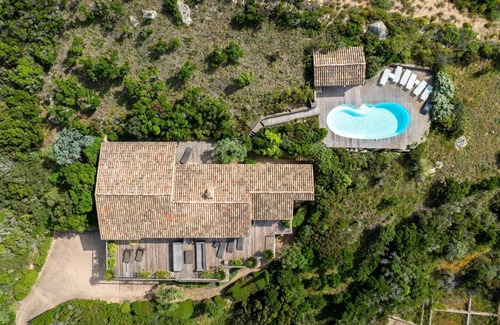 Bonifacio House | Beautiful house 8 people facing the Gulf of Sant'Amanza with swimming pool