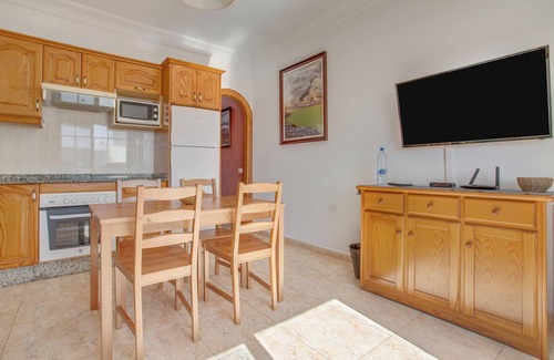 San Bartolome Apartment | Beautiful House “Apartamento Karine” with Shared Pool and Wifi
