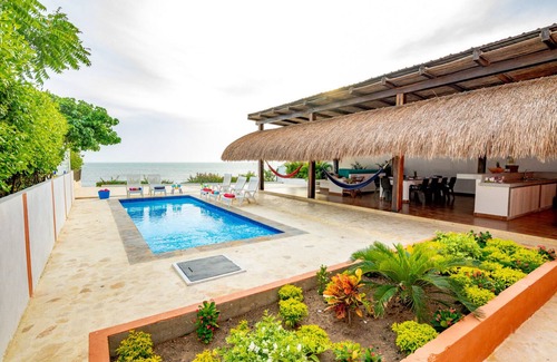 Punta Canoas Villa | Beautiful house facing the sea