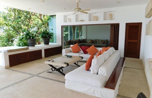 Las Brisas House | Beautiful house in Las Brisas with a double terrace and ocean view.