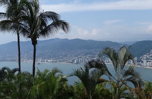 Las Brisas House | Beautiful House in Las Brisas Acapulco, amazing view. 3 persons Service included