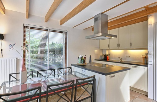 Rekem House | Beautiful house in the woods on park by water