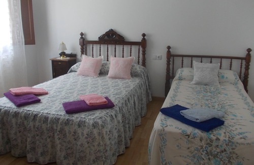 Godall Cottage | BEAUTIFUL HOUSE IN VILA-LARGA GODALL Hutte -002870 complete house offer 120 eur