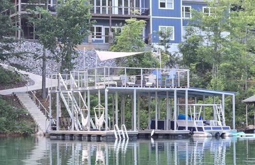 Big Creek House | Beautiful house located in a quiet cove with easy walk to the lake.