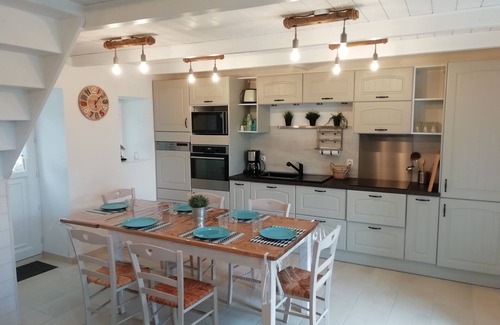 Crozon House | Beautiful house, sea 400m, hiking, quiet enclosed garden bright room Wc on ground floor