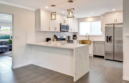 West Hills House | Beautiful House W/Hot-Tub & Large Fenced Yard!