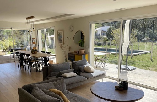 Bouc-Bel-Air House | Beautiful house with garden and pool