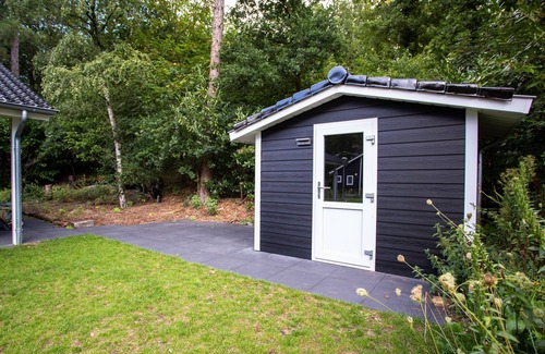 Municipality of Rhenen House | Beautiful house with covered terrace in Rhenen