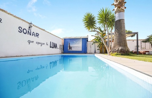 Chiclana de la Frontera House | Beautiful House with Pool, Terrace, Garden, Wi-Fi & Air Conditioning; Parking Available