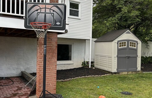 Potomac House | Beautiful House with private pool in the heart of Potomac