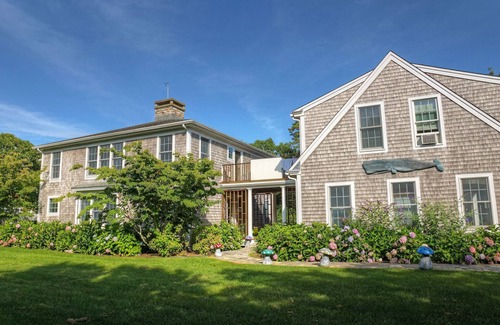 Edgartown House | BEAUTIFUL HOUSE WITH POOL PLUS FERRY TICKETS!n