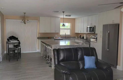 Lake Worth House | Beautiful house with pool, 10 min from the beach
