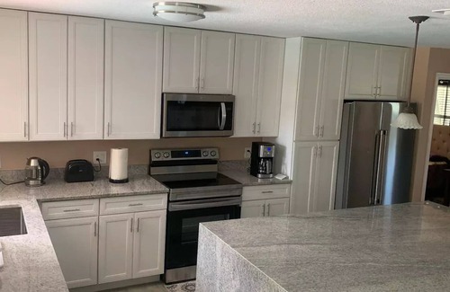 Lake Worth House | Beautiful house with pool, 10 min from the beach