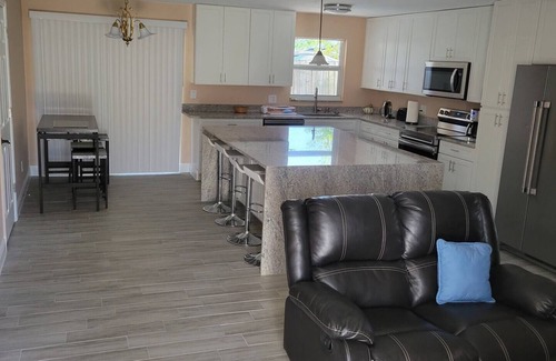 Lake Worth House | Beautiful house with pool, 10 min from the beach