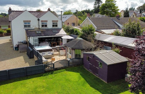 Haverfordwest House | Beautiful house within a Pembrokeshire estuary village