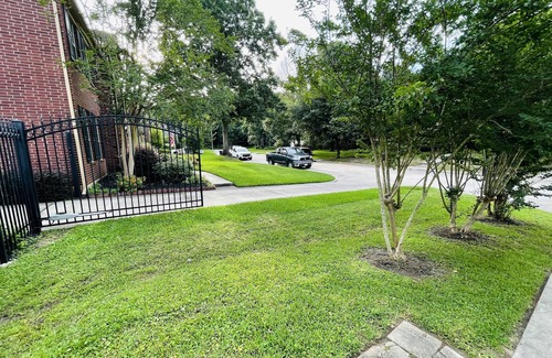 Porter House | Beautiful Houston Superb 4/5 bedroom Executive Home