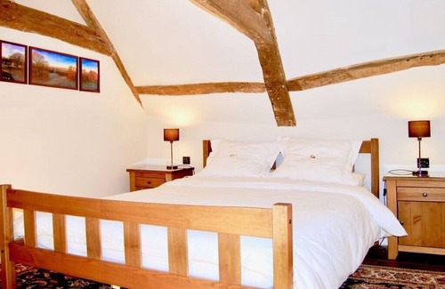 North Walsham Apartment | beautiful interiors, extensive gardens, Tennis Court