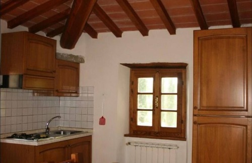 Castiglion Fiorentino Apartment | Beautiful apartment for 2 people with pool, WIFI, TV and pets allowed, close to Cortona