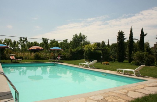 Castiglion Fiorentino Apartment | Beautiful apartment for 2 people with pool, WIFI, TV and pets allowed, close to Cortona