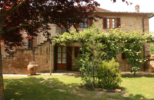 Castiglion Fiorentino Apartment | Beautiful apartment for 2 people with pool, WIFI, TV and pets allowed, close to Cortona