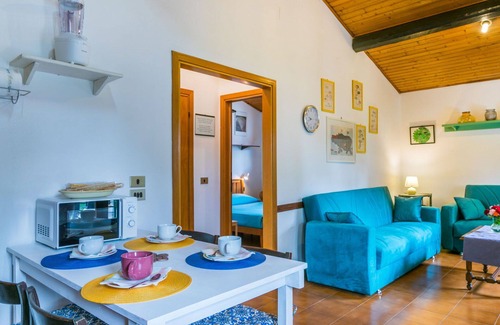 Vada House | Beautiful private villa for 4 people with A/C, WIFI, TV, patio and pets allowed