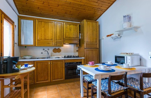 Vada House | Beautiful private villa for 4 people with A/C, WIFI, TV, patio and pets allowed