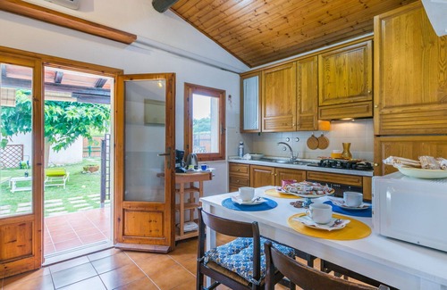 Vada House | Beautiful private villa for 4 people with A/C, WIFI, TV, patio and pets allowed
