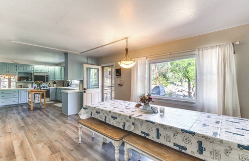 Sequoia National Forest House | Beautiful Kernville Home w/Game Room & Mtn Views!
