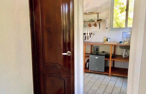 San Pablo La Laguna Apartment | Beautiful Lakefront Treehouse